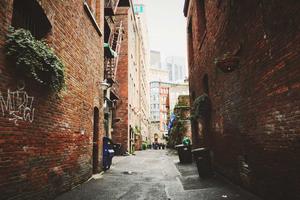 Top 10 Reasons Why Raven is Better Than Starfire